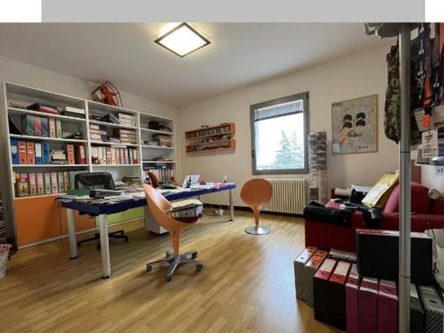 Locale Commerciale in vendita a Unione dei comuni Valli del Reno, Lavino e Samoggia, Casalecchio Di Reno