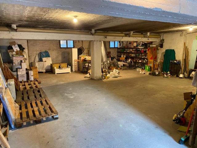 Locale Commerciale in vendita a Unione dei comuni Valli del Reno, Lavino e Samoggia, Casalecchio Di Reno