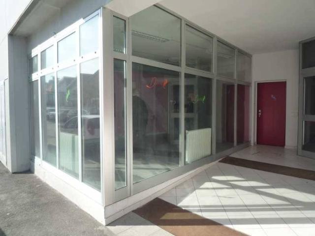 Locale Commerciale in vendita a Unione dei comuni Valli del Reno, Lavino e Samoggia, Casalecchio Di Reno