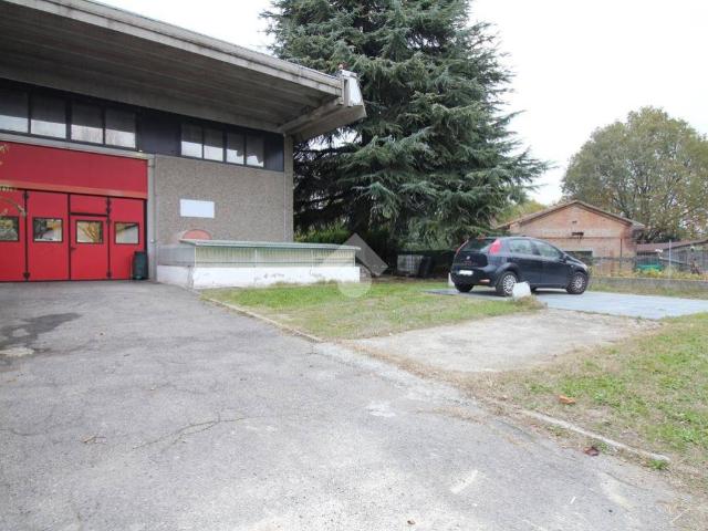 Locale Commerciale in vendita a Unione dei comuni Valli del Reno, Lavino e Samoggia, Casalecchio Di Reno