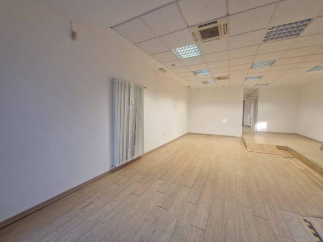 Locale Commerciale in vendita a Unione dei comuni Valli del Reno, Lavino e Samoggia, Casalecchio Di Reno