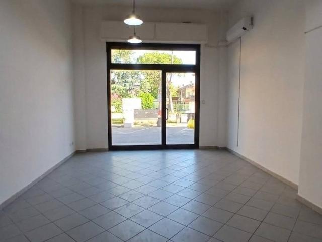 Locale Commerciale in vendita a Unione dei comuni Valli del Reno, Lavino e Samoggia, Casalecchio Di Reno