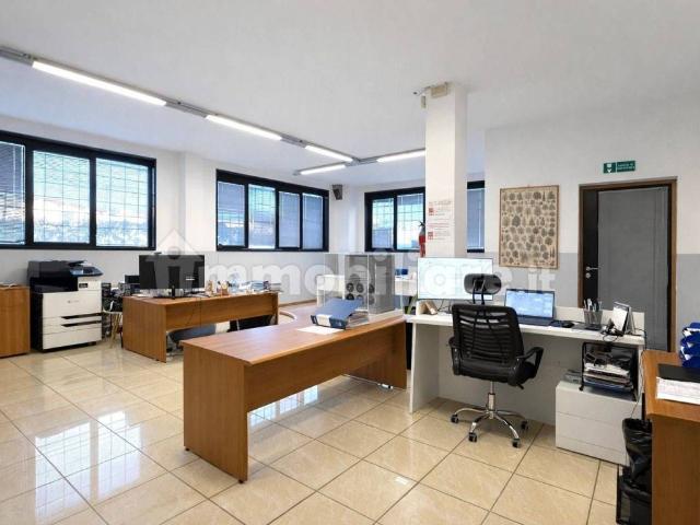 Locale Commerciale in vendita a Unione dei comuni Valli del Reno, Lavino e Samoggia, Casalecchio Di Reno