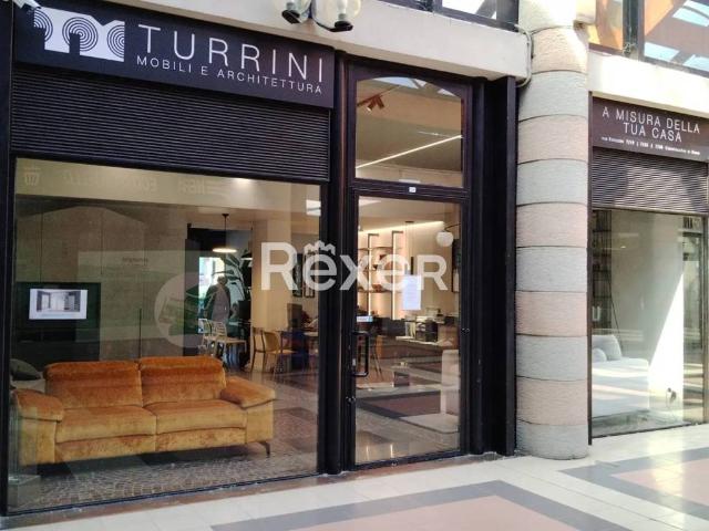 Locale Commerciale in vendita a Unione dei comuni Valli del Reno, Lavino e Samoggia, Casalecchio Di Reno