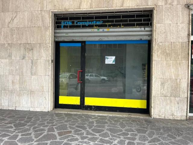 Locale Commerciale in vendita a Unione dei comuni Valli del Reno, Lavino e Samoggia, Casalecchio Di Reno