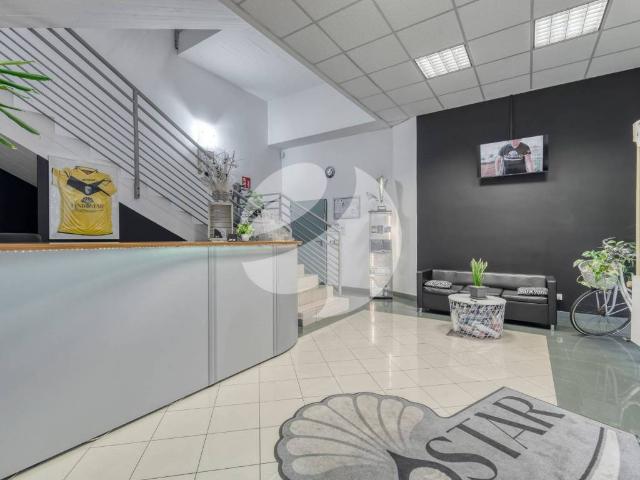 Locale Commerciale in vendita a Riale, Casalecchio di Reno
