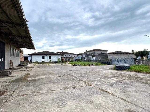 Locale Commerciale in vendita a Sustinenza, Casaleone