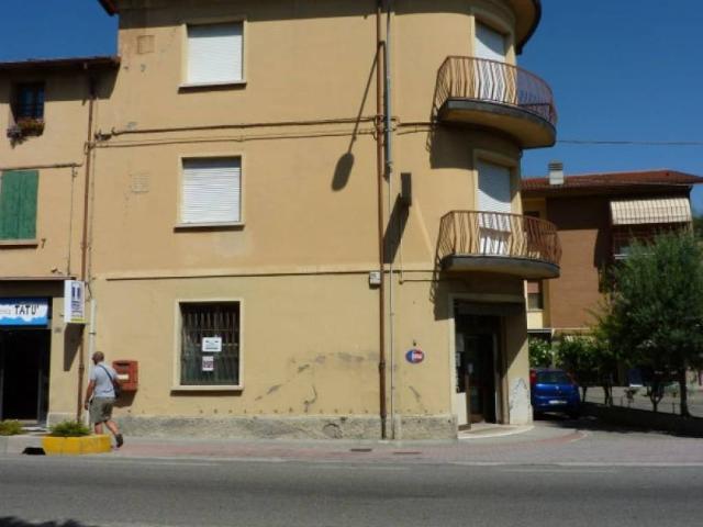 Locale Commerciale in vendita a Nuovo Circondario Imolese, Casalfiumanese