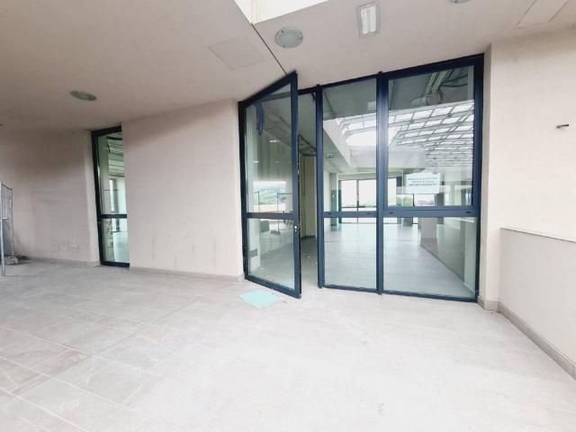 Locale Commerciale in vendita a Tresinaro - Secchia, Re