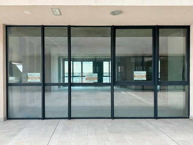 Locale Commerciale in vendita a Tresinaro - Secchia, Re