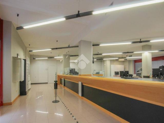 Locale Commerciale in vendita a Tresinaro - Secchia, Re