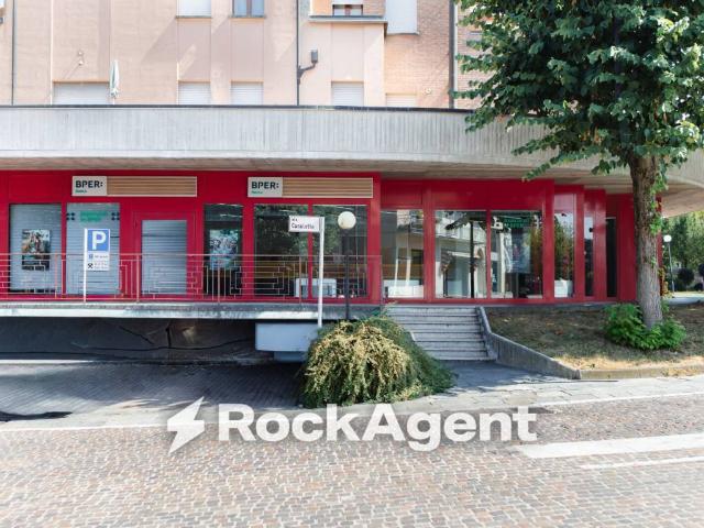 Locale Commerciale in vendita a Tresinaro - Secchia, Re