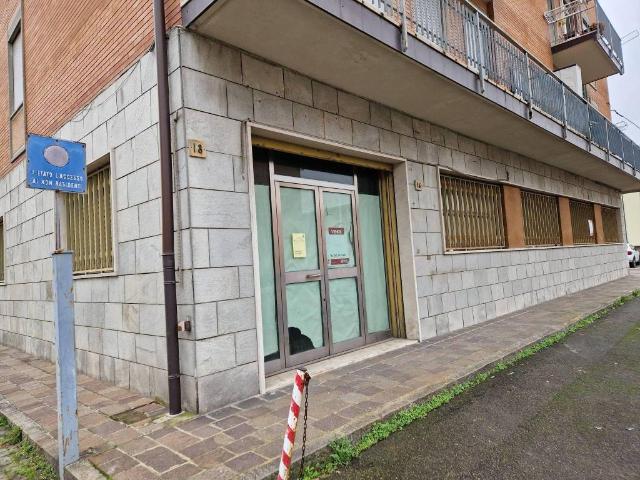 Locale Commerciale in vendita a Tresinaro - Secchia, Re