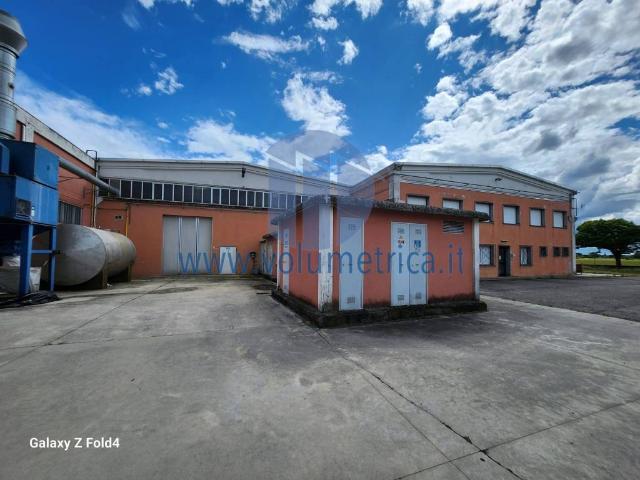 Locale Commerciale in vendita a Casalmaggiore, Lombardia