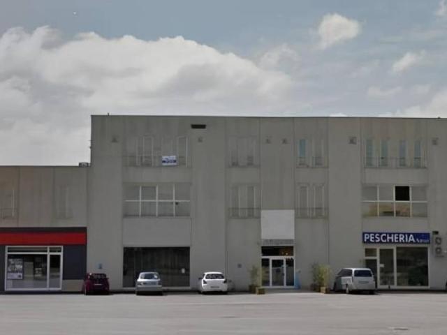 Locale Commerciale in vendita a Vicomoscano, Casalmaggiore