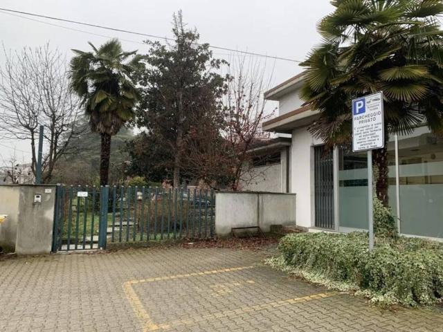 Locale Commerciale in vendita a Piemonte, Alessandria
