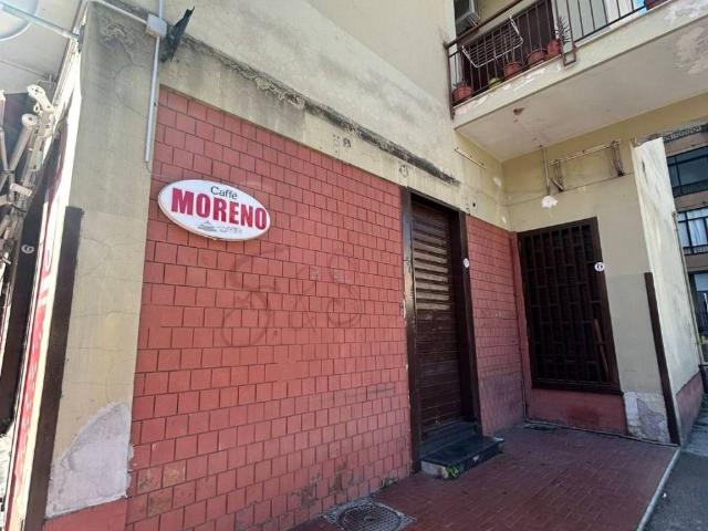 Locale Commerciale in vendita a Casalnuovo Di Napoli, Campania
