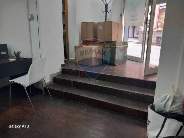 Locale Commerciale in vendita a Casalnuovo Di Napoli, Campania