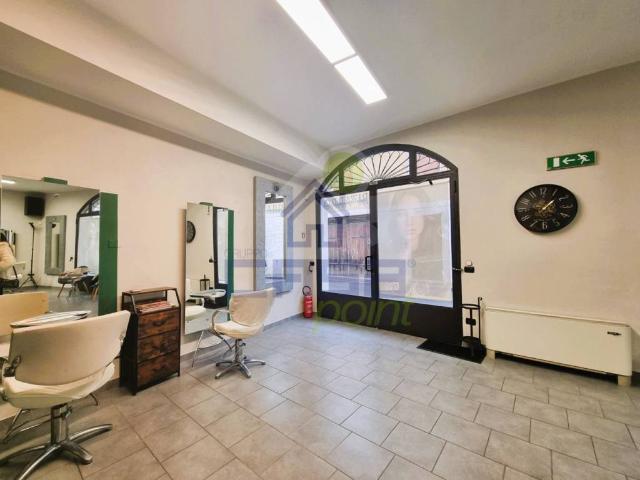 Locale Commerciale in vendita a Casalpusterlengo, Lombardia