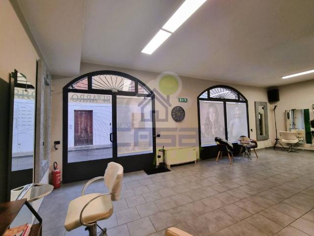 Locale Commerciale in vendita a Casalpusterlengo, Lombardia
