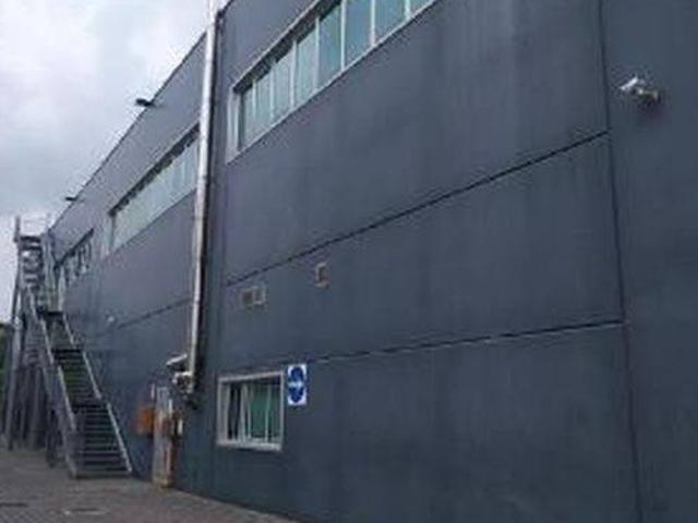 Locale Commerciale in vendita a Casalserugo, Veneto