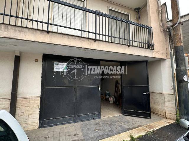 Locale Commerciale in vendita a Puglia, Bari