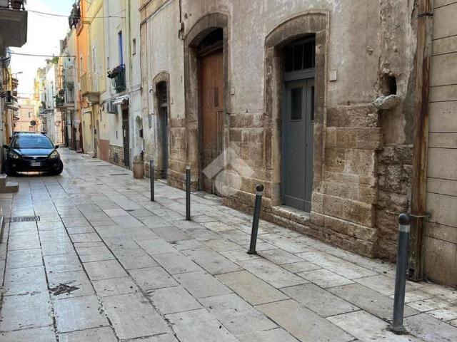 Locale Commerciale in vendita a Puglia, Bari