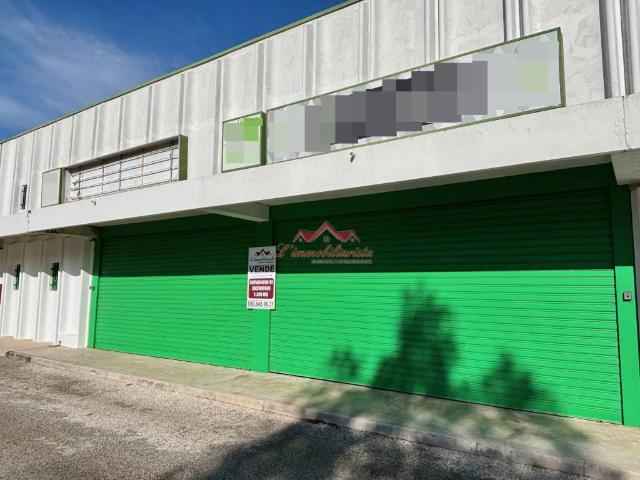 Locale Commerciale in vendita a Barialto, Puglia