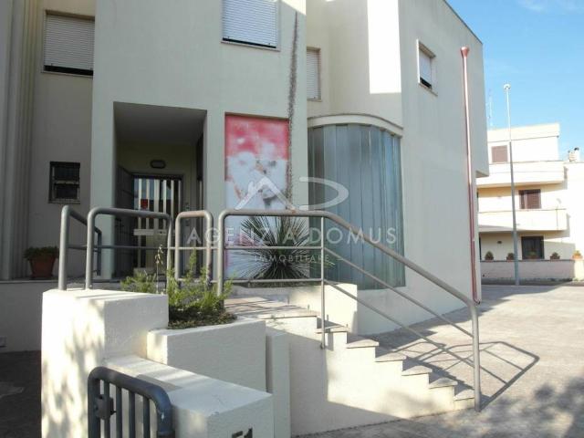 Locale Commerciale in vendita a Puglia, Lecce