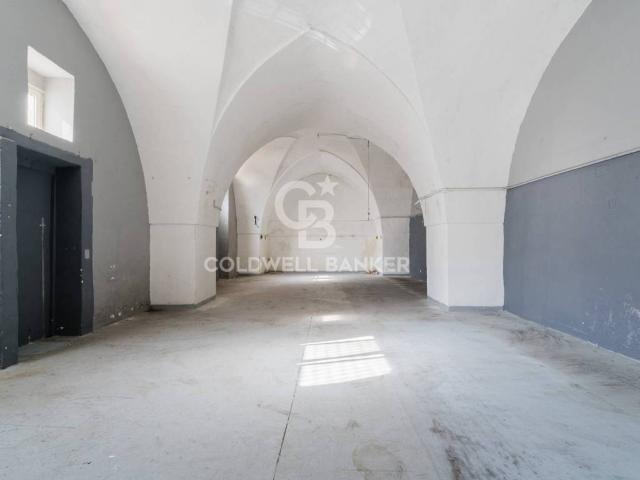 Locale Commerciale in vendita a Puglia, Lecce