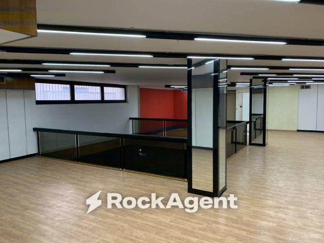 Locale Commerciale in vendita a Puglia, Lecce