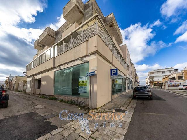 Locale Commerciale in vendita a Puglia, Lecce