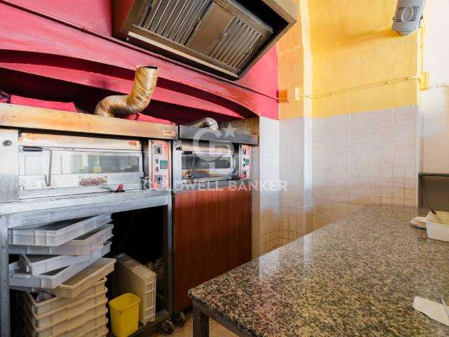 Locale Commerciale in vendita a Puglia, Lecce
