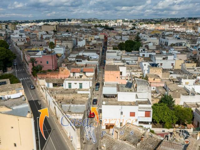 Locale Commerciale in vendita a Puglia, Lecce