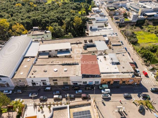 Locale Commerciale in vendita a Puglia, Lecce