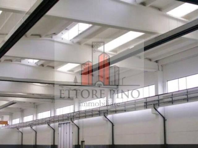 Locale Commerciale in vendita a Puglia, Lecce