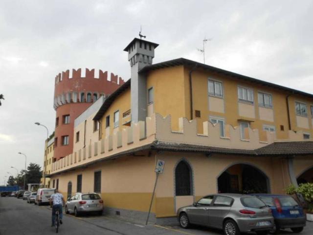 Locale Commerciale in vendita a Unione dei Comuni I Fontanili, Casarile