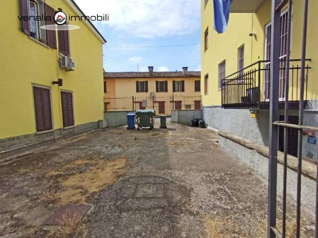 Locale Commerciale in vendita a Zavanasco, Casarile