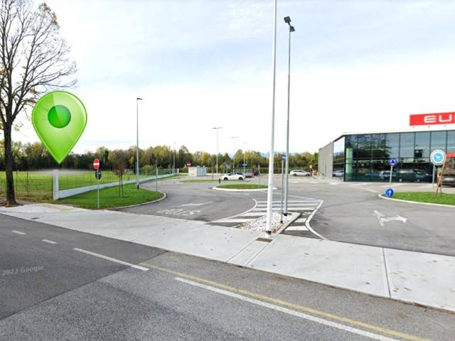 Locale Commerciale in vendita a Casarsa Della Delizia, Friuli-Venezia Giulia