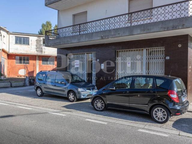 Locale Commerciale in vendita a Casarsa Della Delizia, Friuli-Venezia Giulia