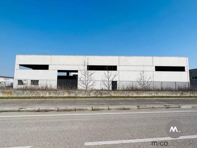 Locale Commerciale in vendita a Casarsa Della Delizia, Friuli-Venezia Giulia