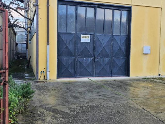 Locale Commerciale in vendita a Casarza Ligure, Liguria