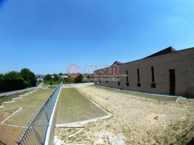 Locale Commerciale in vendita a Galgiana, Casatenovo