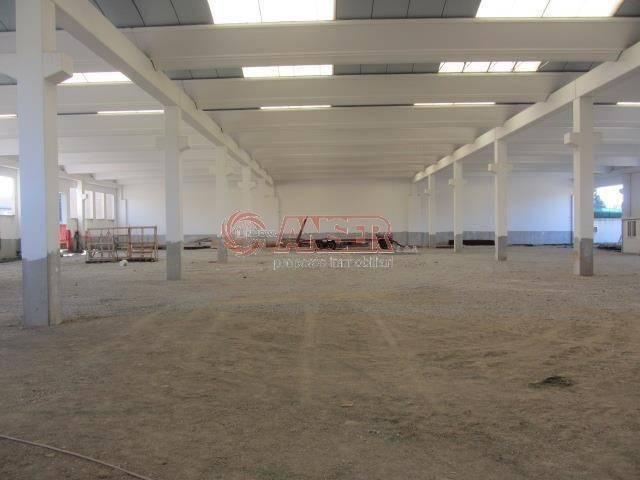Locale Commerciale in vendita a Galgiana, Casatenovo
