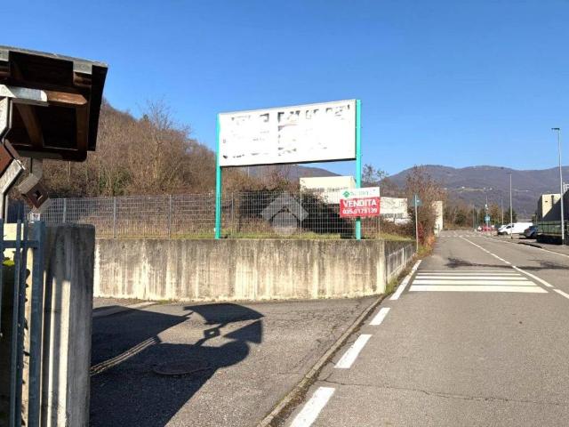 Locale Commerciale in vendita a Casazza, Lombardia