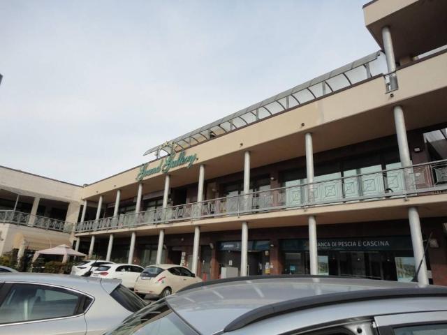 Locale Commerciale in vendita a Casciana Terme Lari, La Turchia