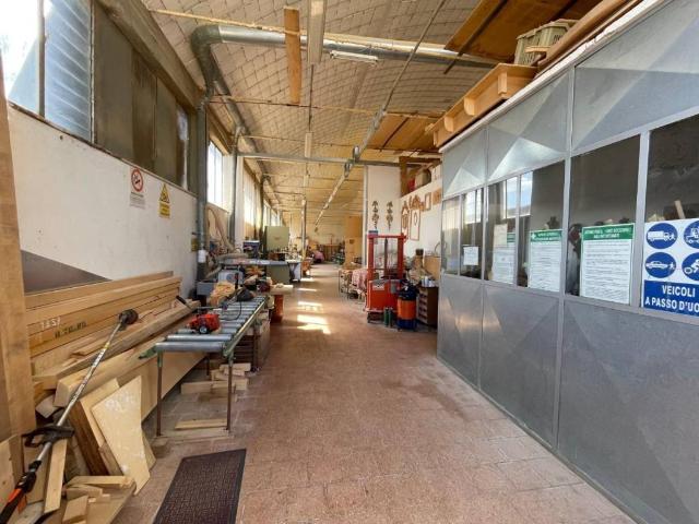 Locale Commerciale in vendita a Casciana Terme Lari, La Turchia
