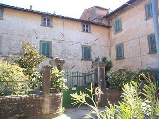 Locale Commerciale in vendita a Casciana Terme Lari, Lari