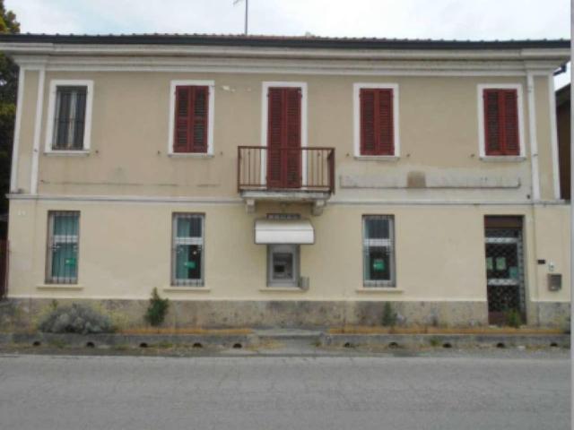 Locale Commerciale in vendita a Caselle Landi, Lombardia