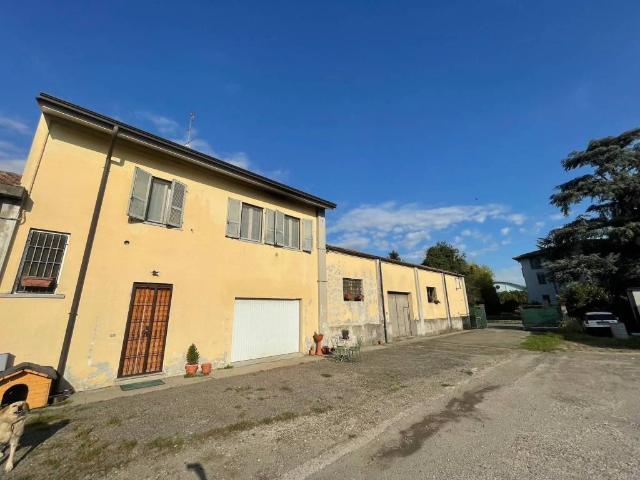 Locale Commerciale in vendita a Caselle Landi, Lombardia